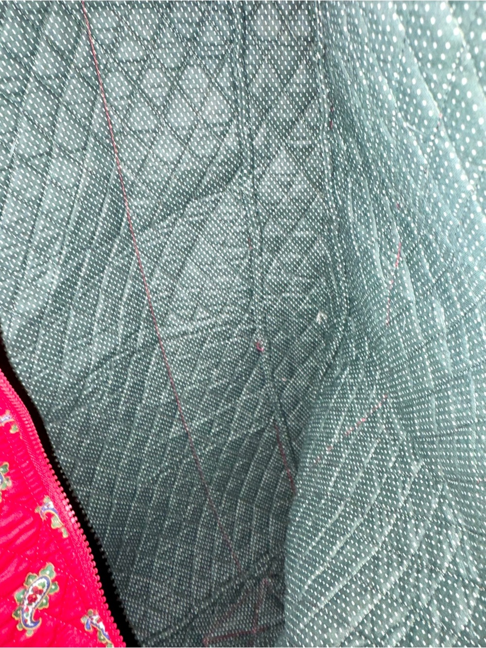 Vera Bradley Provincial Red Quilted Hanging Garment Bag, Retired - Picture 6 of 11